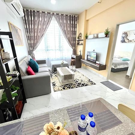 Golden Troika Kota Bharu - 2 Bedrooms Exterior photo